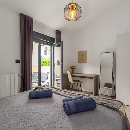 Apartment Elegantes Im Villenviertel Nur 10 Minuten Zum Porec